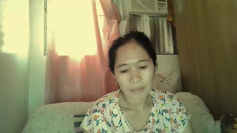 Snapshot of sweetfilipinawet chatting on 09-10-25, 05:18 Stacy online show from 09-10-25, 05:18