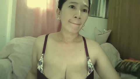 Snapshot of sweetfilipinawet chatting on 11-17-25, 06:52 Stacy online show from 11-17-25, 06:52