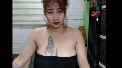 Jean online show from 11-24-25, 03:23