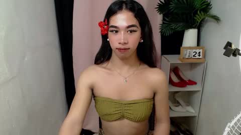 Snapshot of sweetgirl_acxx chatting on 05-24-26, 09:09 Just call me AC online show from 05-24-26, 09:09