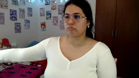 Snapshot of sweetgirlbunny19 chatting on 06-10-26, 02:45 Iss online show from 06-10-26, 02:45