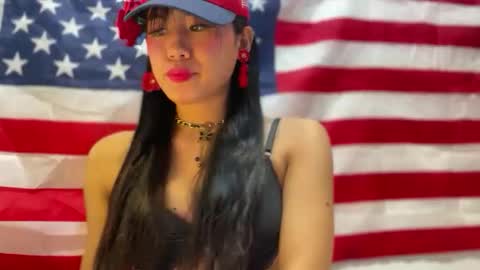 Snapshot of sweetgirllucy24xx chatting on 03-21-26, 06:51 sweetgirllucy24xx online show from 03-21-26, 06:51