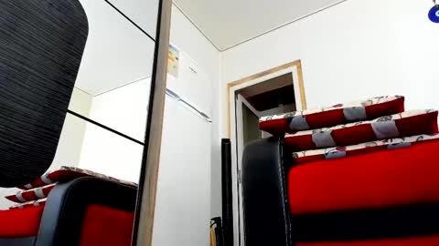 Snapshot of sweetheart_loves chatting on 02-14-25, 06:56 Christine online show from 02-14-25, 06:56