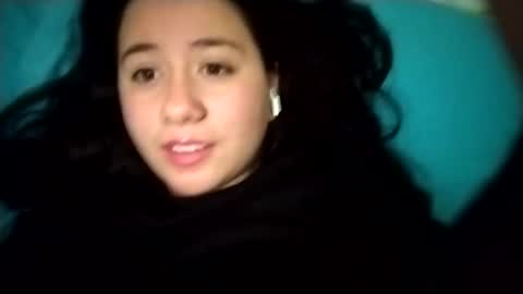 Snapshot of sweetie__annie chatting on 01-15-25, 04:47 Ana Mara  i cant Make noise My family is here  online show from 01-15-25, 04:47