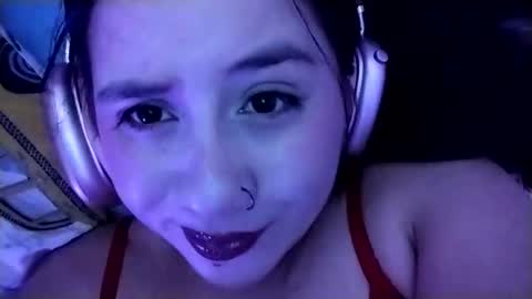 Snapshot of sweetie__annie chatting on 02-04-25, 05:10 Ana Mara  i cant Make noise My family is here  online show from 02-04-25, 05:10