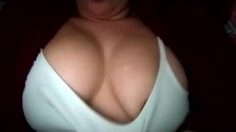 Snapshot of sweetie__annie chatting on 02-18-25, 04:58 Ana Mara  i cant Make noise My family is here  online show from 02-18-25, 04:58