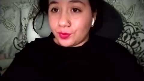Snapshot of sweetie__annie chatting on 02-23-25, 04:28 Ana Mara  i cant Make noise My family is here  online show from 02-23-25, 04:28
