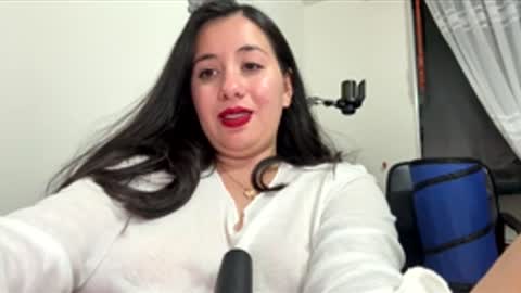 Ana Mara  i cant Make noise My family is here  online show from 01-19-26, 05:00