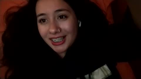 Snapshot of sweetie__annie chatting on 02-26-26, 04:33 Ana Mara i cant Make noise My family is here online show from 02-26-26, 04:33