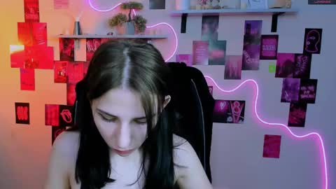 Chloe online show from 04-22-26, 08:50