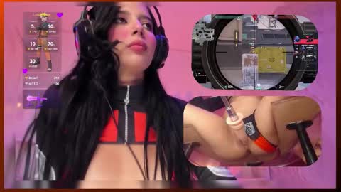 Snapshot of sweetie_cloe chatting on 11-24-25, 10:42 sweetie_cloe online show from 11-24-25, 10:42