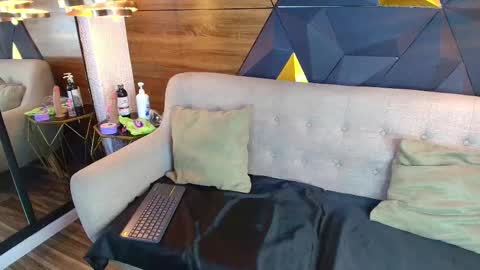 Snapshot of sweetie_foxxxx chatting on 11-08-25, 11:10 violeta online show from 11-08-25, 11:10