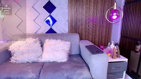 Snapshot of sweetie_foxxxx chatting on 11-15-25, 11:07 violeta online show from 11-15-25, 11:07