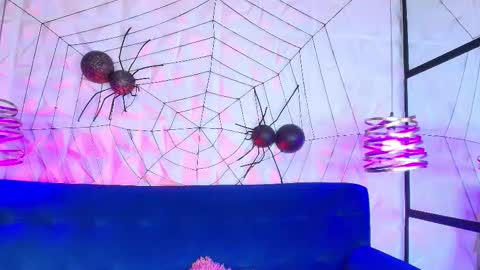 Snapshot of sweetie_foxxxx chatting on 12-15-25, 03:22 violeta online show from 12-15-25, 03:22