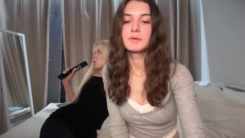 sweetie_kitty888 online show from 10-21-25, 03:57