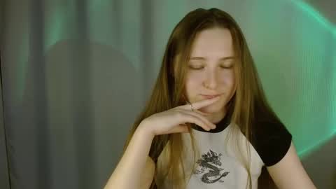 Snapshot of sweetie_lover chatting on 09-23-25, 08:01 Annie online show from 09-23-25, 08:01