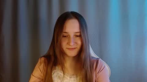 Snapshot of sweetie_lover chatting on 02-19-26, 09:00 Annie online show from 02-19-26, 09:00