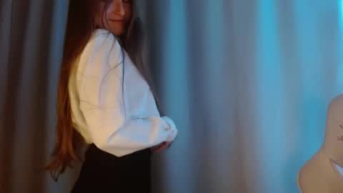 Snapshot of sweetie_lover chatting on 02-27-26, 09:37 Annie online show from 02-27-26, 09:37