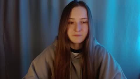 Snapshot of sweetie_lover chatting on 03-01-26, 09:28 Annie online show from 03-01-26, 09:28