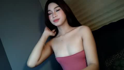 Snapshot of sweetiecum_tina chatting on 05-15-26, 06:53 sweetiecum_tina online show from 05-15-26, 06:53