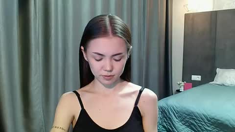 sweetieee_kira online show from 10-05-25, 07:01