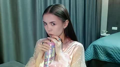 sweetieee_kira online show from 11-09-25, 09:24