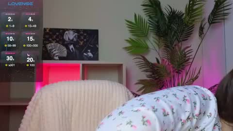 Snapshot of sweetiekendl chatting on 04-23-26, 08:55 Kendl online show from 04-23-26, 08:55