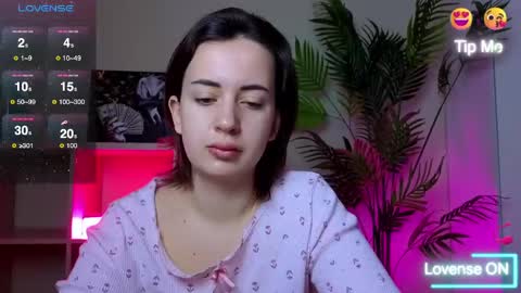 Snapshot of sweetiekendl chatting on 04-27-26, 11:14 Kendl online show from 04-27-26, 11:14