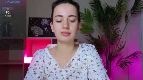 Snapshot of sweetiekendl chatting on 05-27-26, 11:35 Kendl online show from 05-27-26, 11:35