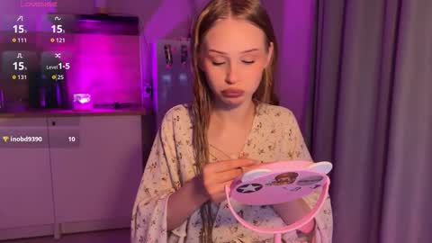 Snapshot of sweetielis chatting on 02-19-26, 11:01 sweetie Lisa3 online show from 02-19-26, 11:01