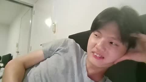 Snapshot of sweetiepuppy421 chatting on 02-19-26, 01:51 sweetiepuppy421 online show from 02-19-26, 01:51