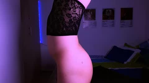 Snapshot of sweetjames2810 chatting on 03-04-25, 08:49 SWEETJAMES online show from 03-04-25, 08:49