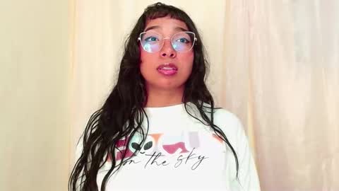 Snapshot of sweetkairi chatting on 11-09-25, 03:49 mishel online show from 11-09-25, 03:49