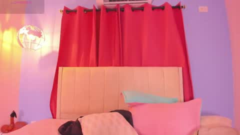 Snapshot of sweetkimmie_ chatting on 05-30-26, 12:02 Isabel online show from 05-30-26, 12:02