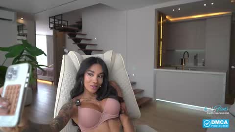 Snapshot of sweetlaurasaenz chatting on 09-14-25, 03:11 Laura Saenz Geminis online show from 09-14-25, 03:11
