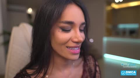 Snapshot of sweetlaurasaenz chatting on 09-22-25, 03:08 Laura Saenz Geminis online show from 09-22-25, 03:08
