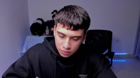 Snapshot of sweetlian_04 chatting on 12-11-24, 10:03 Lian online show from 12-11-24, 10:03