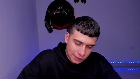 Snapshot of sweetlian_04 chatting on 01-04-25, 11:17 Lian online show from 01-04-25, 11:17