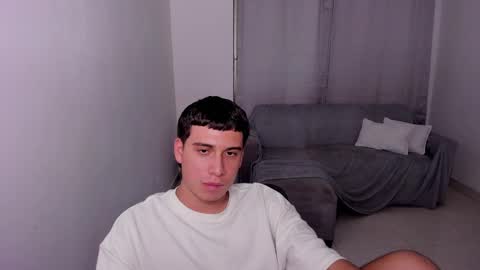 Snapshot of sweetlian_04 chatting on 02-28-25, 08:53 Lian online show from 02-28-25, 08:53