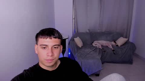 Snapshot of sweetlian_04 chatting on 03-07-25, 05:51 Lian online show from 03-07-25, 05:51