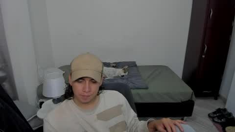 Snapshot of sweetlian_04 chatting on 05-02-26, 11:43 Lian online show from 05-02-26, 11:43