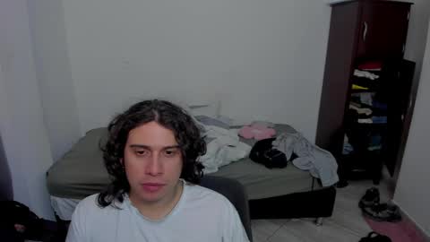 Snapshot of sweetlian_04 chatting on 05-05-26, 01:02 Lian online show from 05-05-26, 01:02