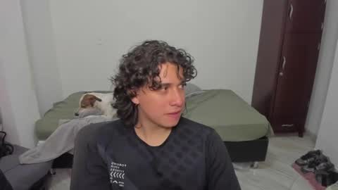 Snapshot of sweetlian_04 chatting on 05-07-26, 01:33 Lian online show from 05-07-26, 01:33