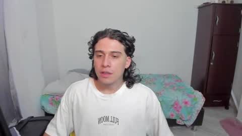 Snapshot of sweetlian_04 chatting on 05-17-26, 12:41 Lian online show from 05-17-26, 12:41