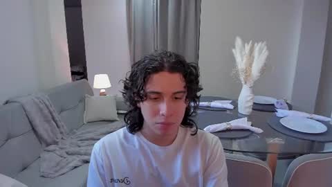 Snapshot of sweetlian_04 chatting on 06-22-26, 06:05 Lian online show from 06-22-26, 06:05