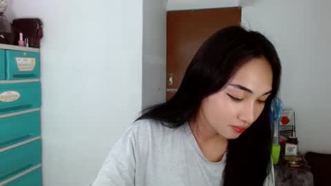 Snapshot of sweetlilly_18 chatting on 12-05-24, 10:23 Lilly online show from 12-05-24, 10:23