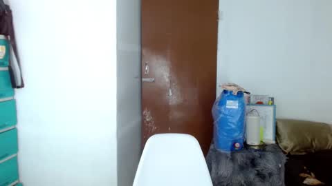 Snapshot of sweetlilly_18 chatting on 12-11-24, 02:19 Lilly online show from 12-11-24, 02:19