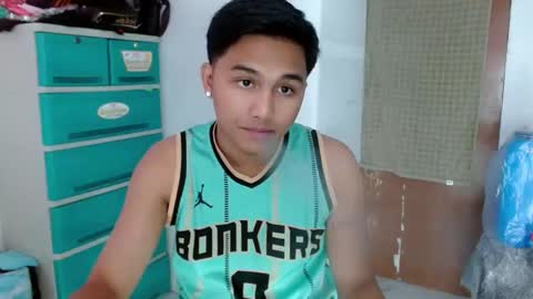 Snapshot of sweetlilly_18 chatting on 12-16-24, 02:05 Lilly online show from 12-16-24, 02:05