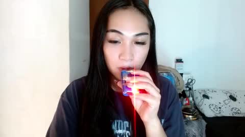 Snapshot of sweetlilly_18 chatting on 12-20-24, 03:31 Lilly online show from 12-20-24, 03:31