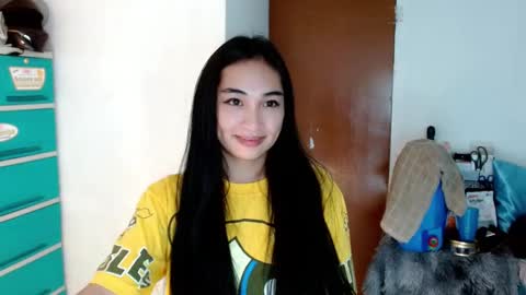 Snapshot of sweetlilly_18 chatting on 01-11-25, 03:20 Lilly online show from 01-11-25, 03:20